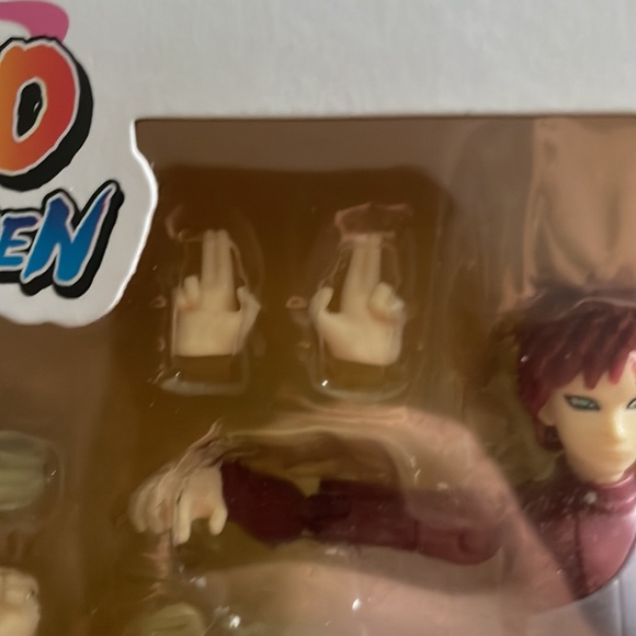 Naruto shippuden gaara action figure with replaceable hands. - Picture 7 of 12